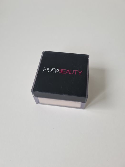 Puder Huda Beauty Pound Cake 20g