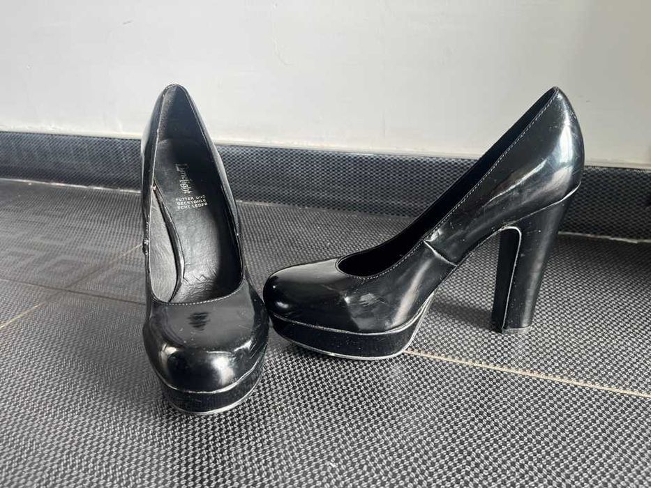 Buty na obcasie roz. 40