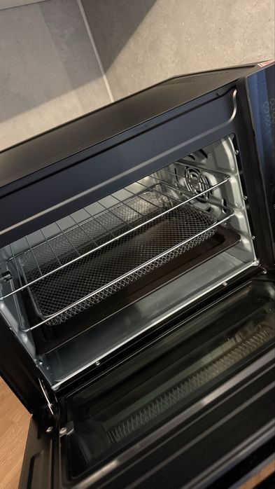 piekarnik z funkcją airfryer Hisense