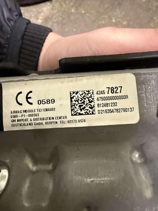 Подушка пасажира в коліна Chevrolet Bolt Volt 16-21 42457827