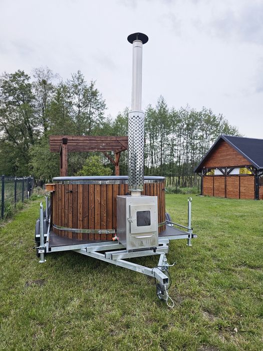 Gorąca balia jacuzzi wynajem