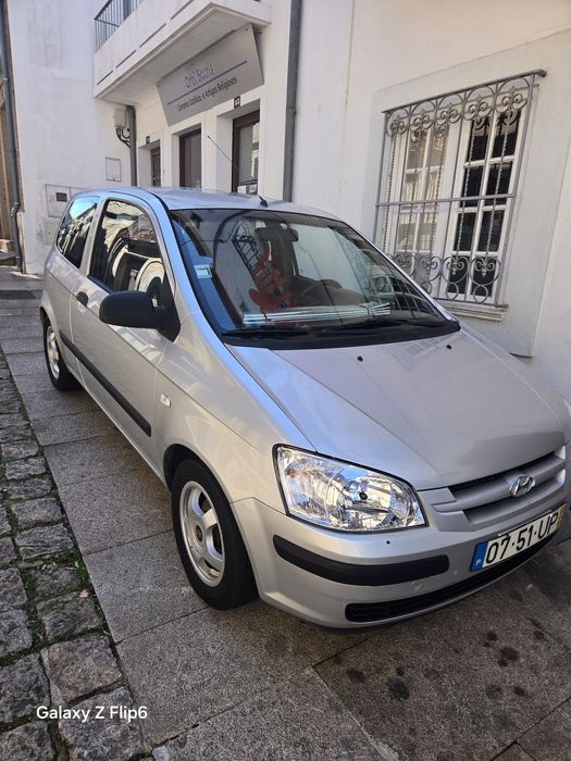 Vendo carro, 2003 gasolina, bom estado de conservação, 196 mil km, chave reserva, documentos em dia!!