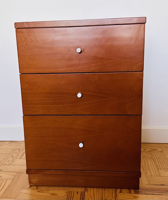 Móvel 3 gavetas + estante em cerejeira lindíssimos e em óptimo estado!