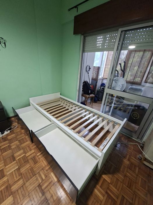 Cama individual  com gavetas