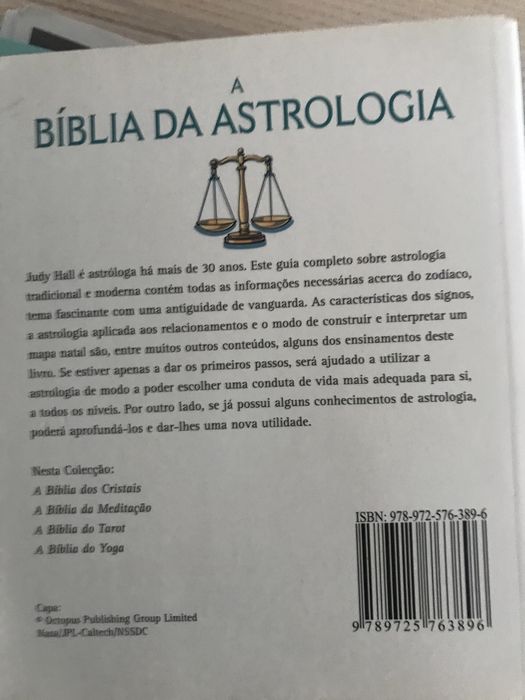 Biblia da astrologia de Judy hall