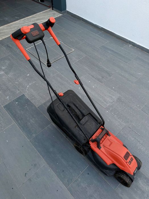 Corta-relvas BLACK+DECKER 32cm – Elétrico