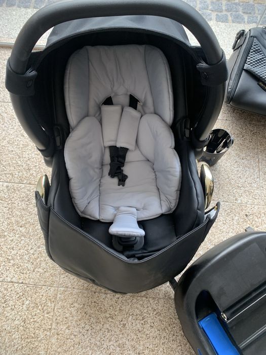 Carrinho junama trio em otimo estado ja com isofix incluido