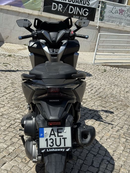 Honda Forza 300 como nova