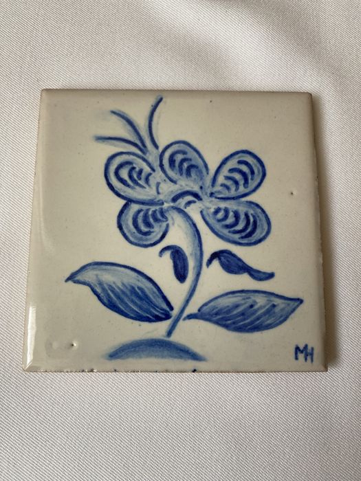 Azulejos Viúva Lamego com flor