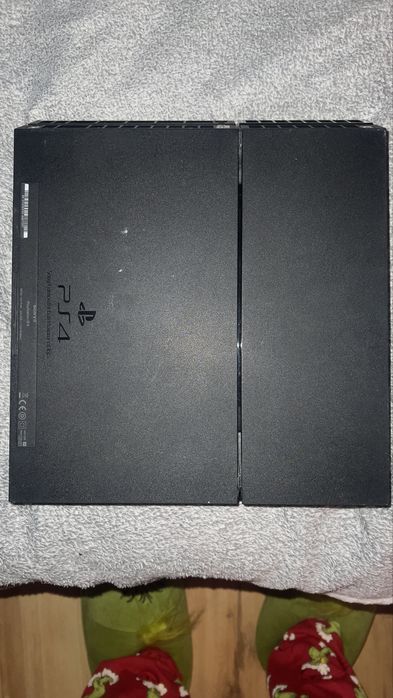 Ps4 1TB konsola +pad
