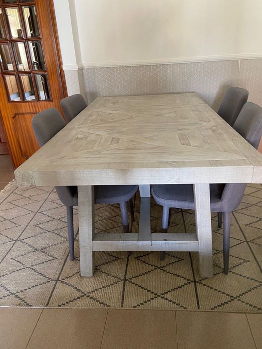 Mesa de jantar retangular