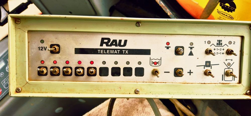 Opryskiwacz zawieszany Rau Kverneland D2