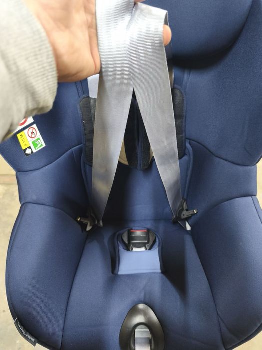 Автокрісло Britax Römer Dualfix M i-Size (з базою ISOFIX)