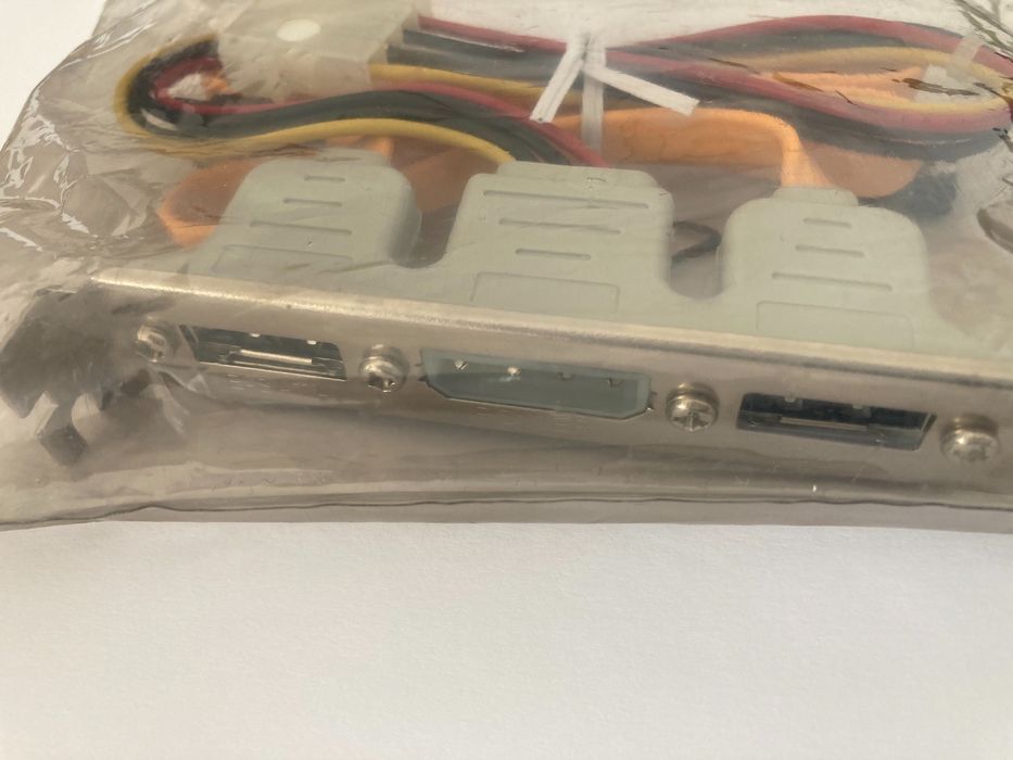 Placa NOVA slot traseiro do computador para ligar discos SATA externos