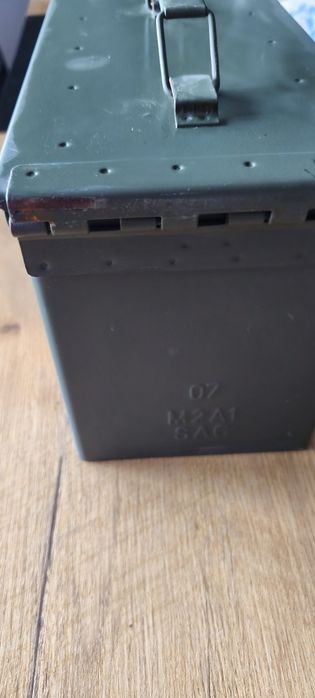 Skrzynia metalowa wojskowa