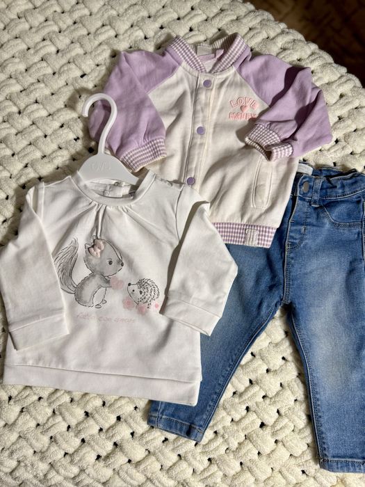 Великий лот речей на дівчинку