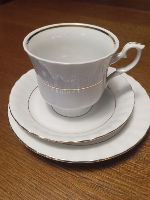 Porcelana używane Iwona ze złotą nitką