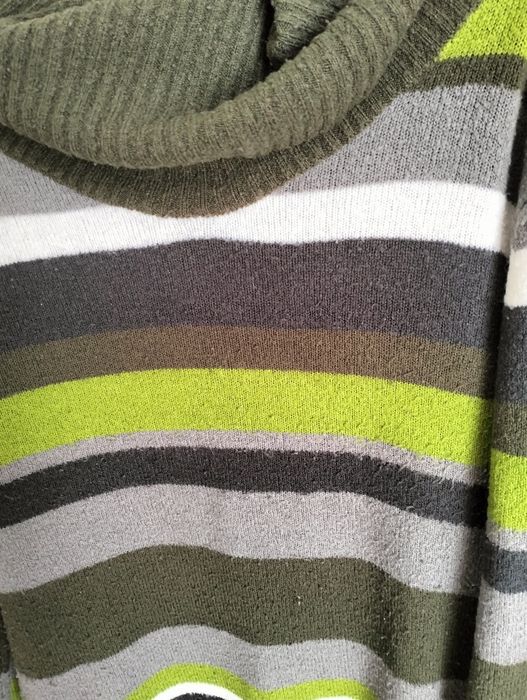 Sweter damski w pasy