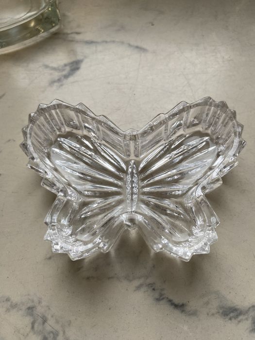 Szklane pojemniczki serce i motyl