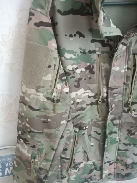 Продам куртку демісезон soft hell ,розмір L,ціна 1600