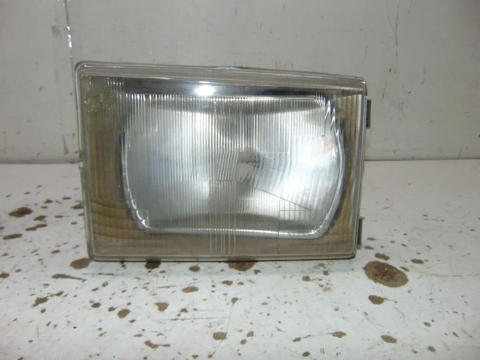 Renault trafic 1 º MODELO farol