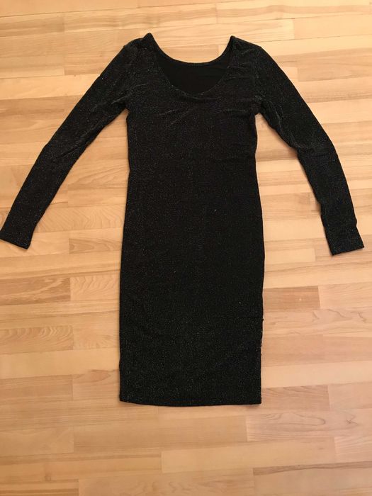 sukienka sylwestrowa elastyczna ze srebrną nitką