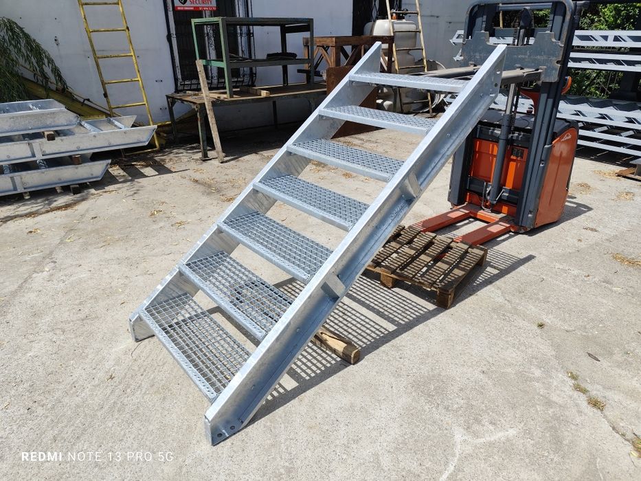 Schody metalowe wema wejście na 150cm loft 7 stopni