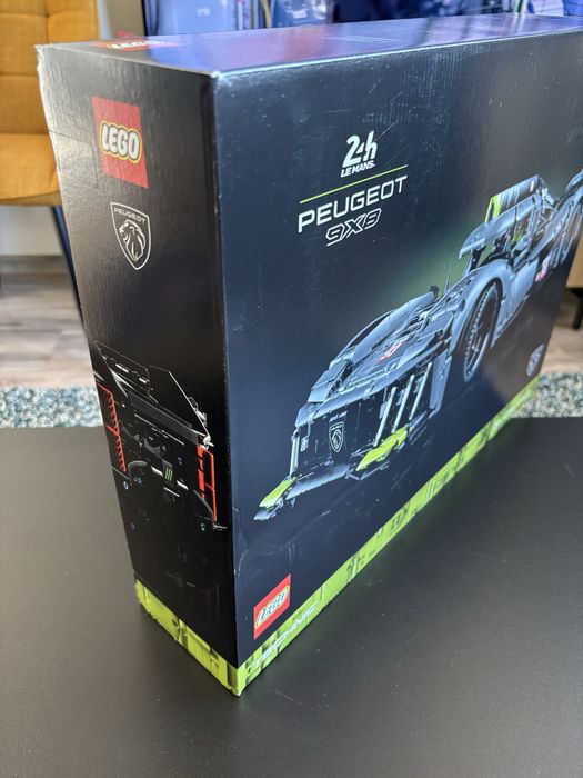 LEGO 42156 Technic Peugeot 9X8 24H Le Mans Hybrid Hypercar