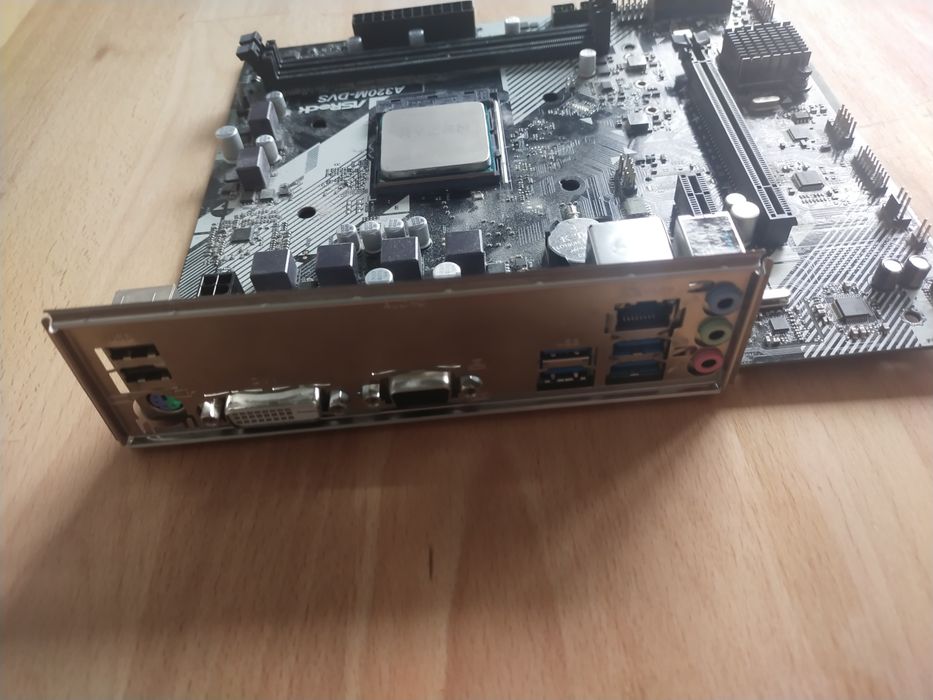 Procesor R5 1600 + płyta główna am4