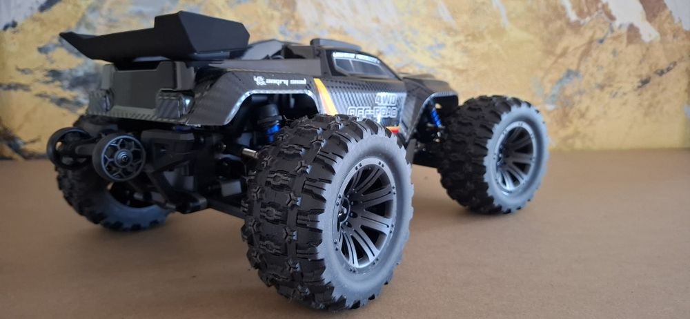 Масштабна НОВИНКА радіокерованої машинки  MJX Hyper Go 12212  4WD 1:12