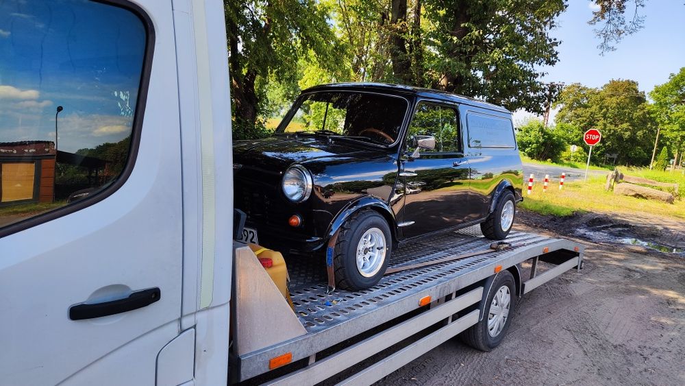 Autolaweta laweta Transport Pomoc drogowa Holowanie