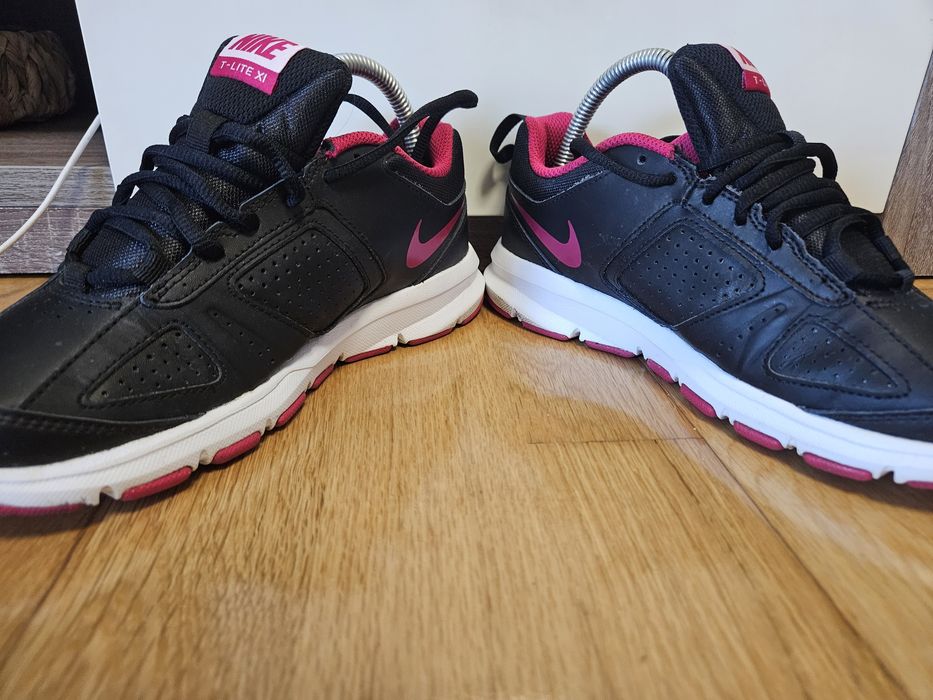 Nike T-lite XI size 37.5437639251996846084