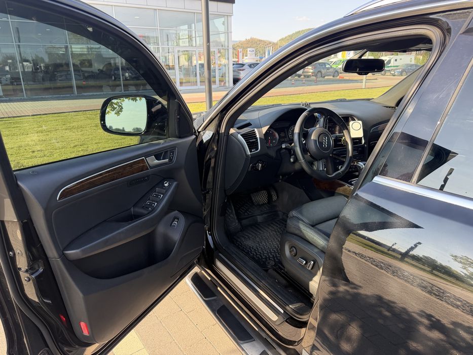 Продам Audi Q5 2.0 бензин