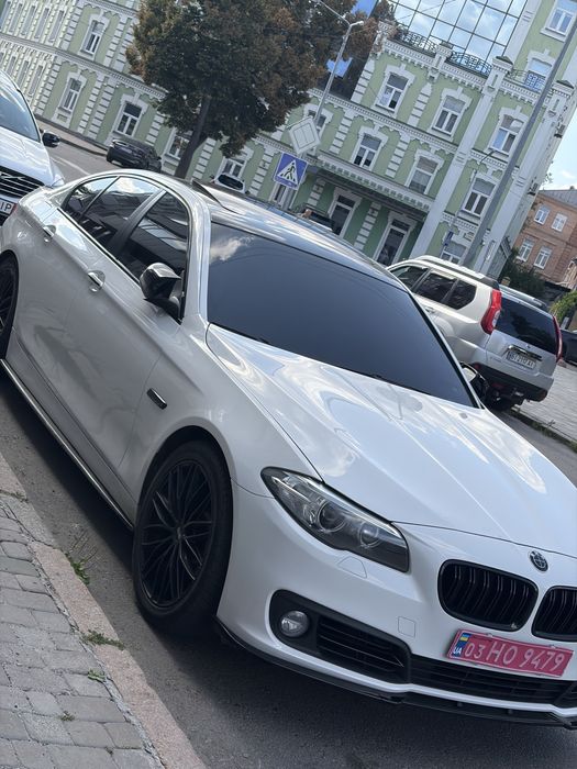 BMW F10 528i продам