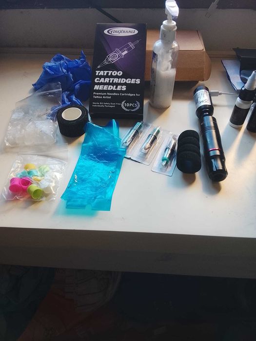 kit de tatuagem novo