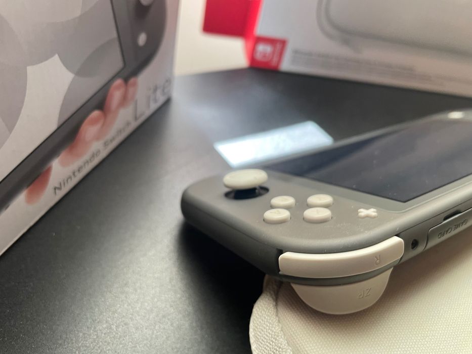 Nintendo Switch Lite – impecável, como nova