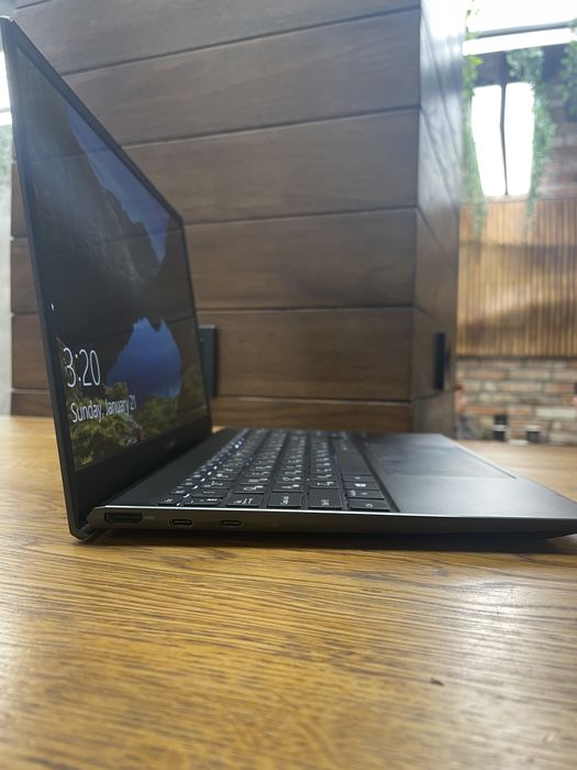 Asus ZenBook 13 OLED отличное состояние