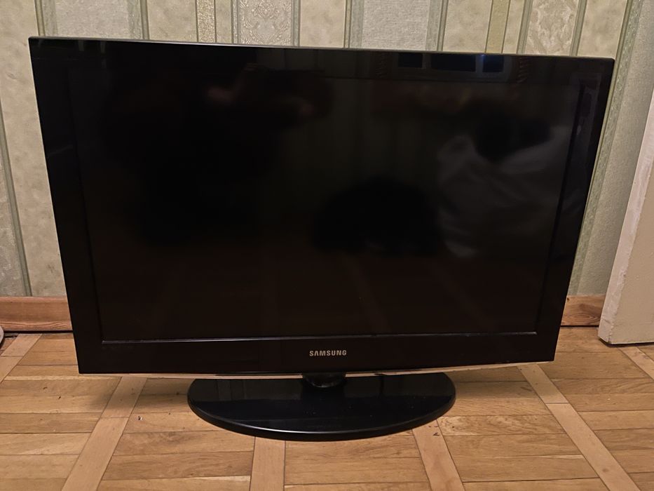 Телевизор Samsung le32c450e1w