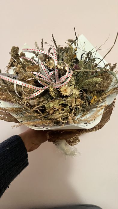 Bukiet wiązanka z suszonych traw kwiatów