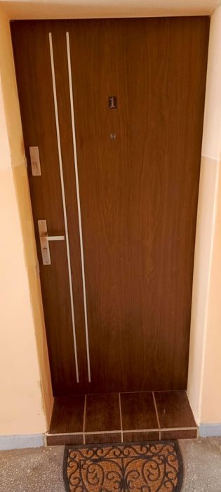 Drzwi wejściowe z montażem