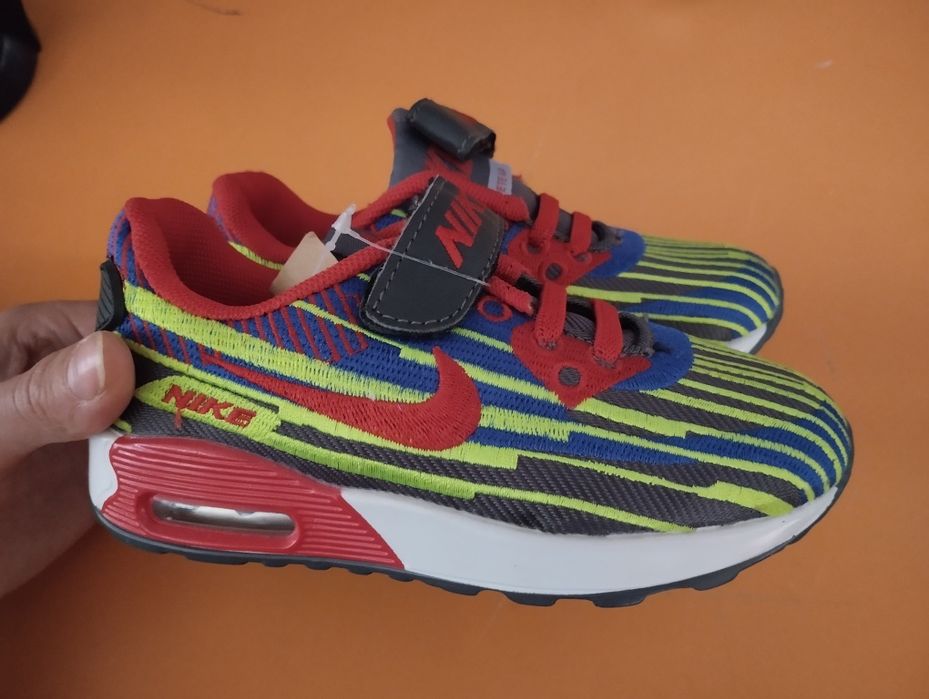 Кросівки для дітей