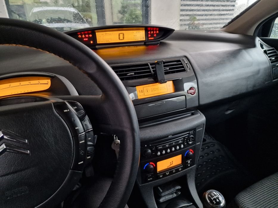 Citroën C4 1.6 HDi VTR – Económico, Fiável e Bem Equipado