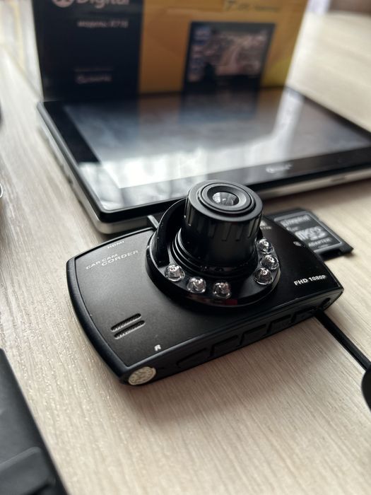 Навігатор  X-Digital А718 разом з відеореєстратор