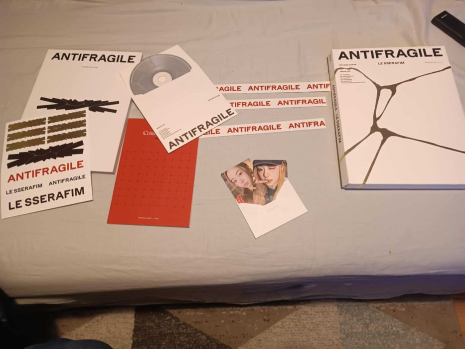 Album Le Serafim ANTIFRAGILE + dodatki