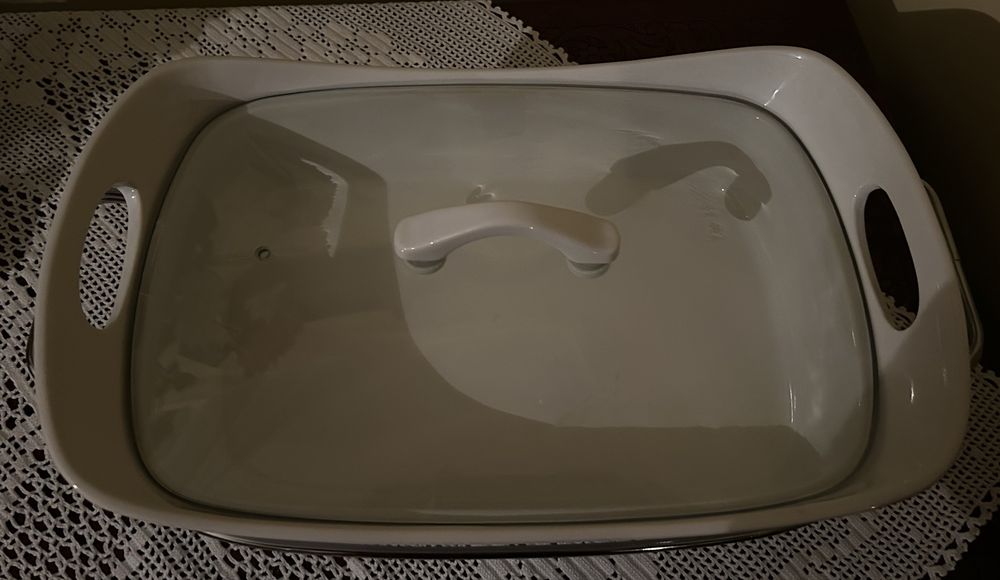 Ceramic baking dish423753261316853762
