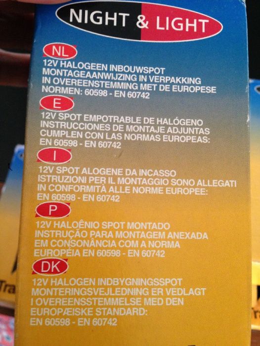 4 FOCUS de 12 V Dourados Anti-Oxido para exterior Direcionáveis.