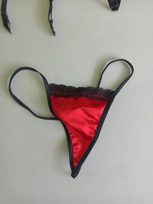 Gorset plus stringi
