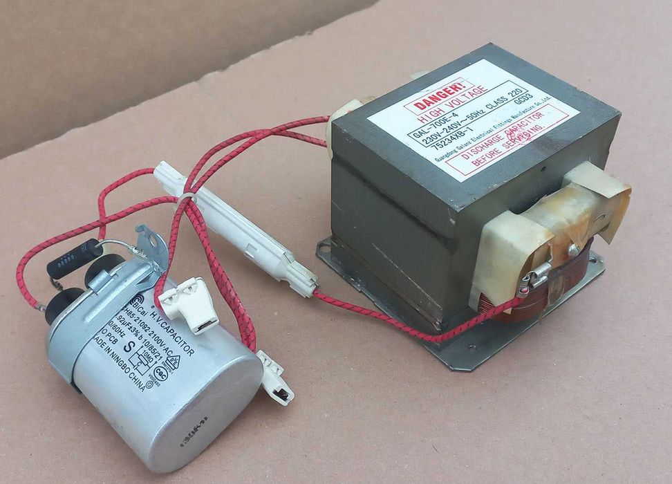 Transformator mikrofalówki GAL700E-4 plus kondensator i bezpiecznik