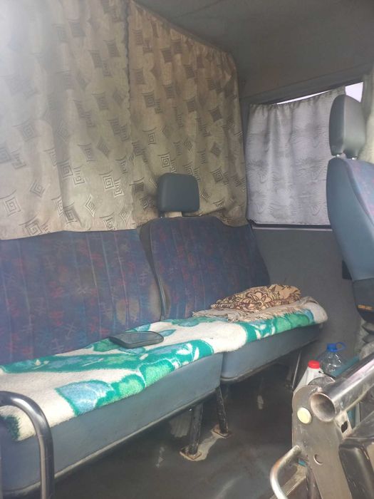 Вантажний автомобіль Мерседес Бенц ВАРІО