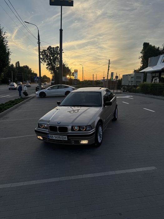 Bmw e36 320i.